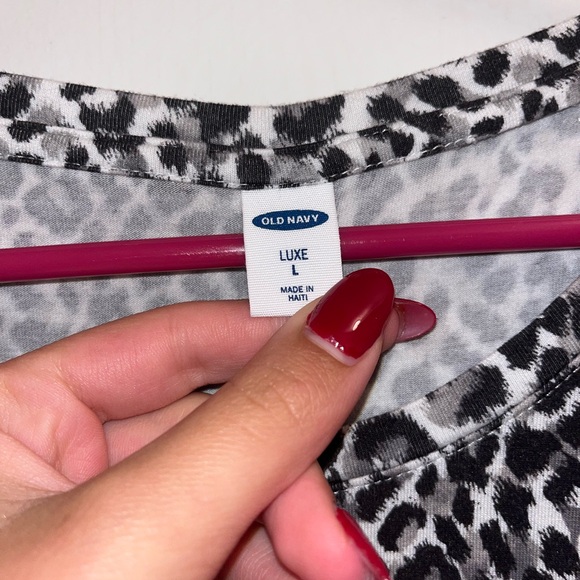 Old Navy Cheetah print Tank Top - Picture 3 of 3